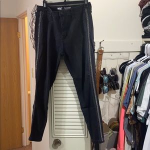 Massimo denim high rise begging w/ embellishments